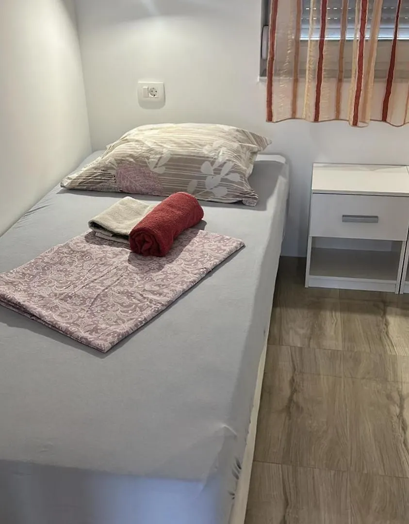 Apartments With A Parking Space Vir - 23444 0*,  Croatia